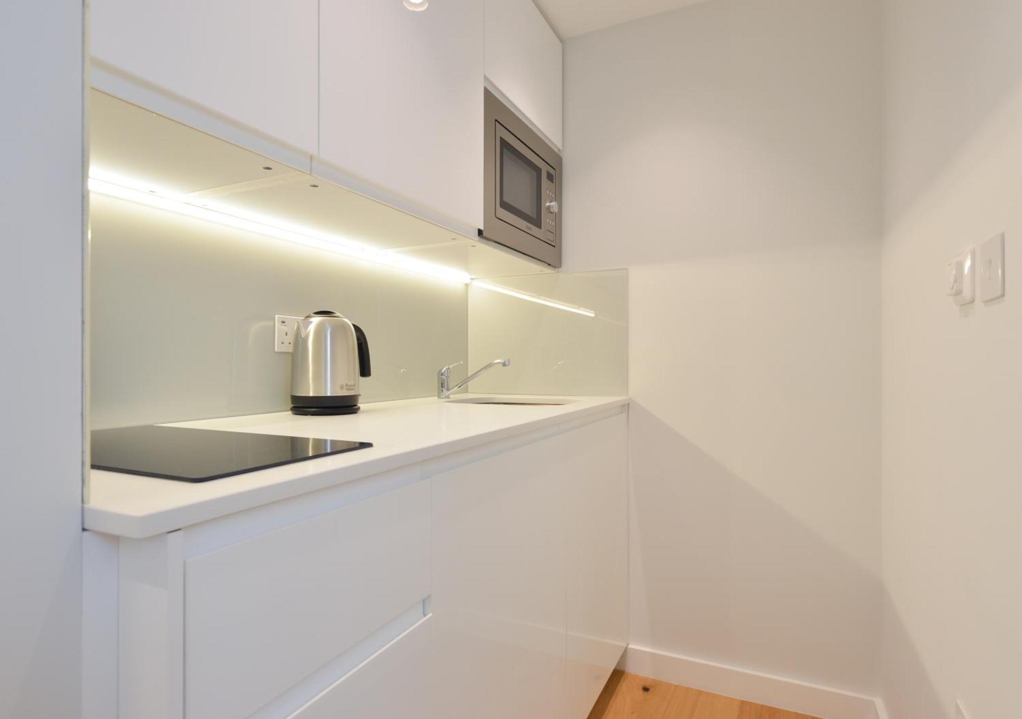 Cromwell Serviced Apartments By Stayprime Лондон Екстериор снимка